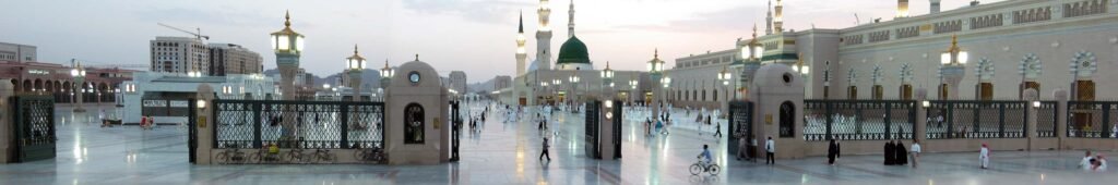 Masjid an-Nabawi in Madinah at evening